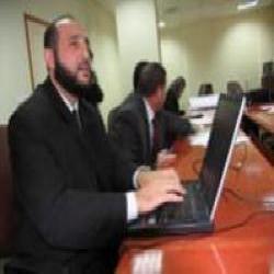 وائل بشير ..كفيف يري العالم عبر الكمبيوتر